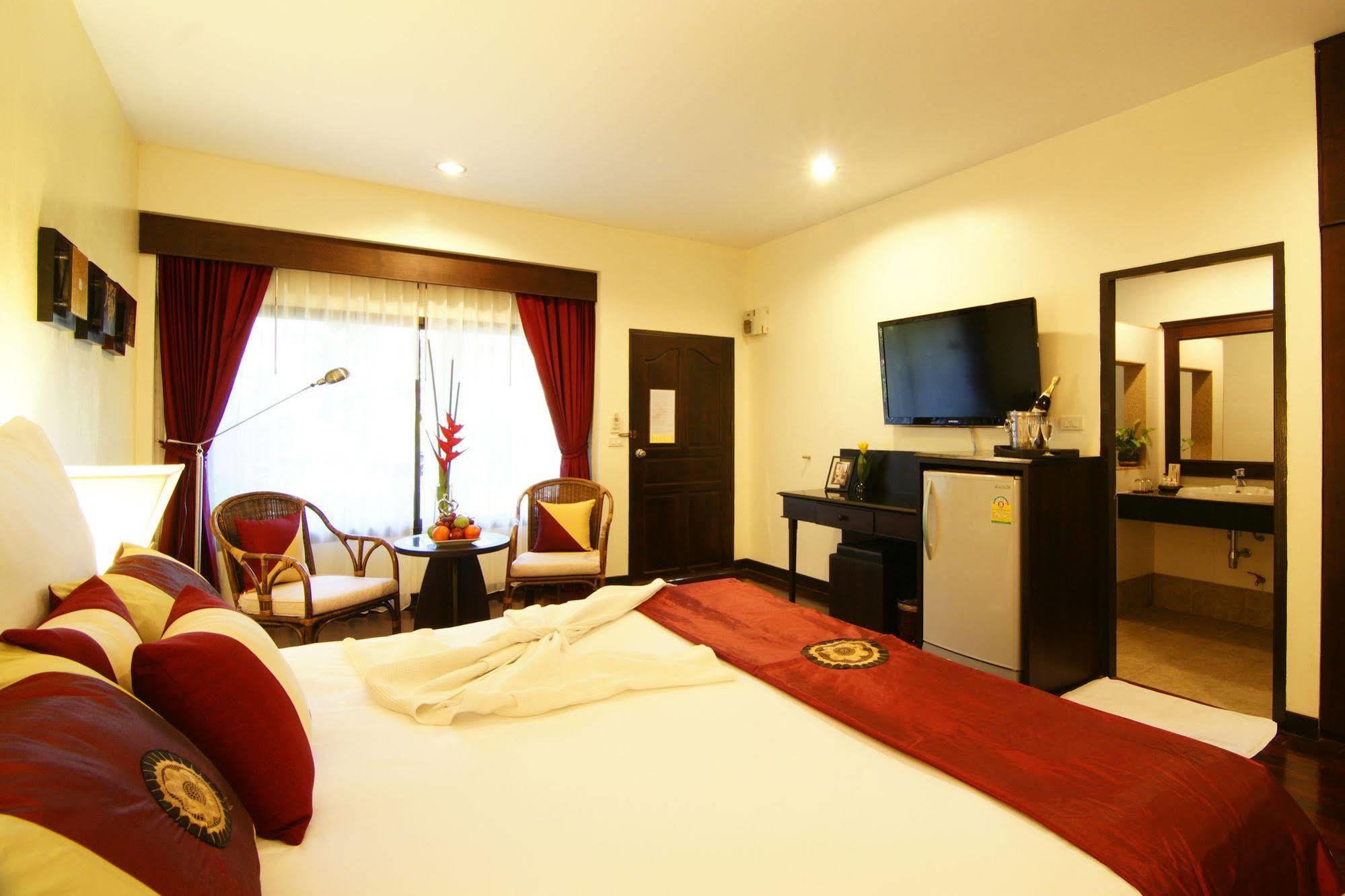 Laluna And Resort, Resor
